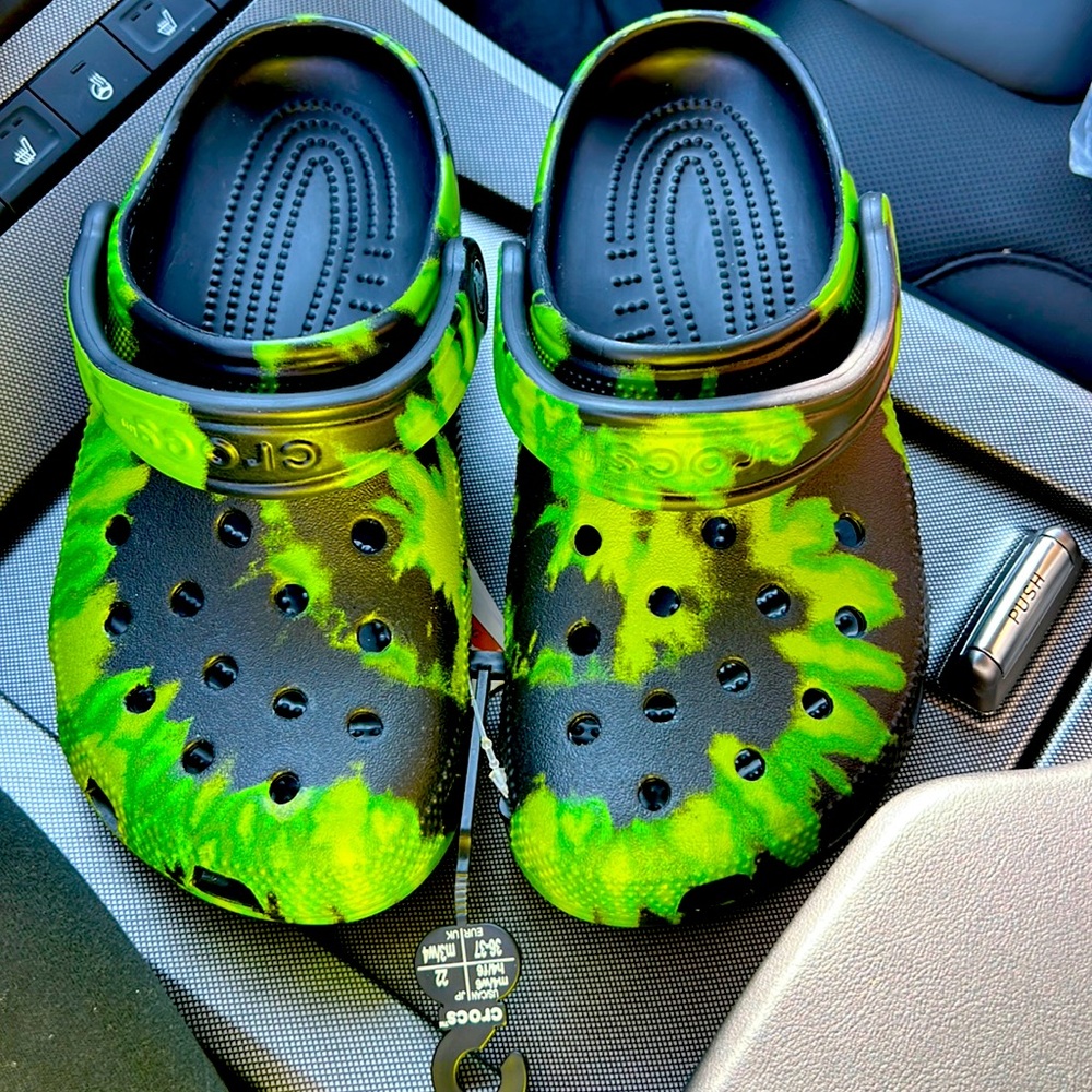 Crocs clog